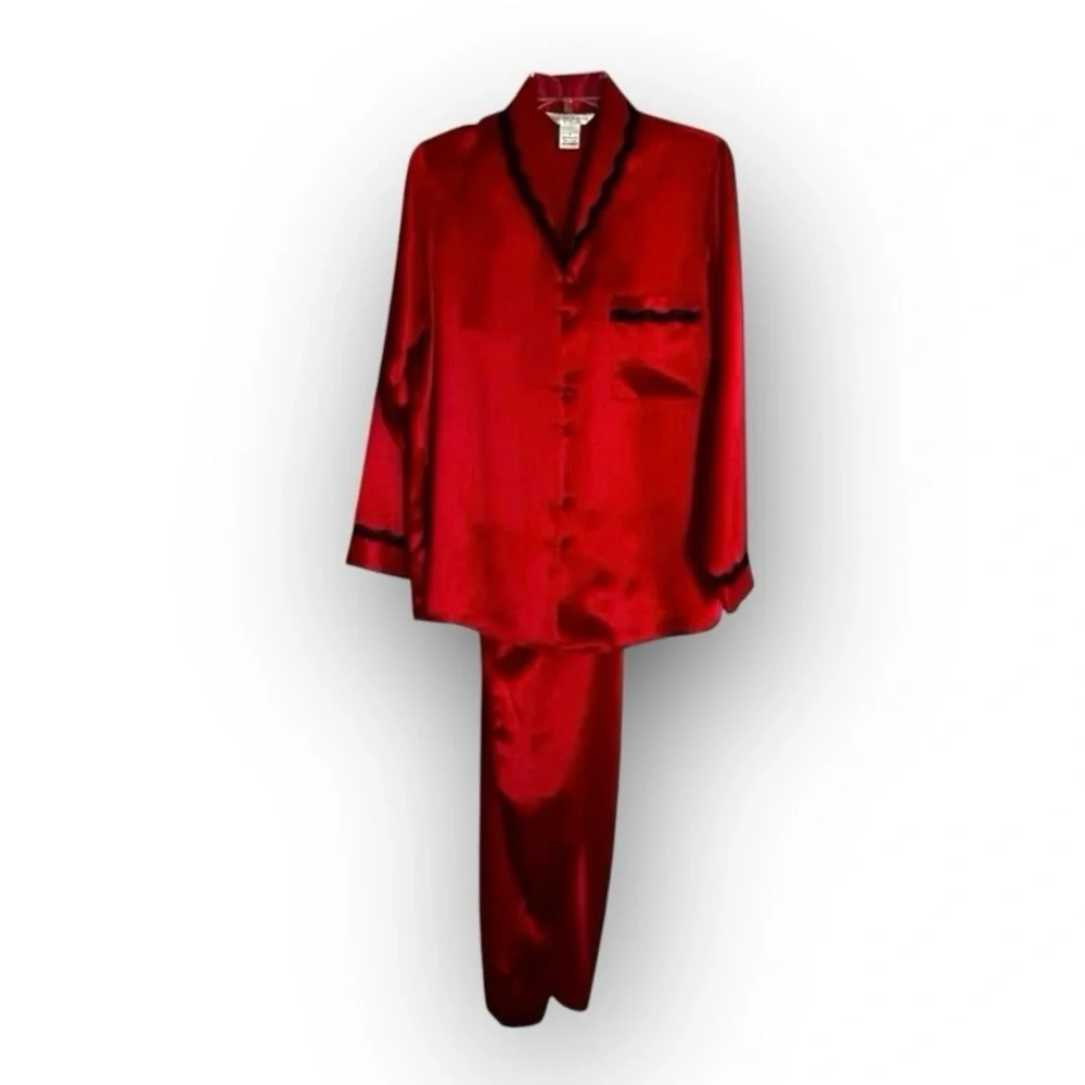 Private Luxuries 2 Piece Long-Sleeve Red Satin Pajama Set Perfect Condition NWOT - Picture 6 of 16
